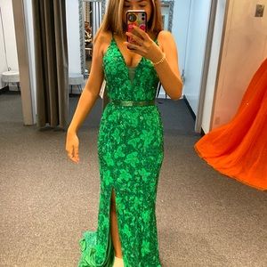 Primavera Emerald Prom Dress, SIZE 0, Perfect Condition